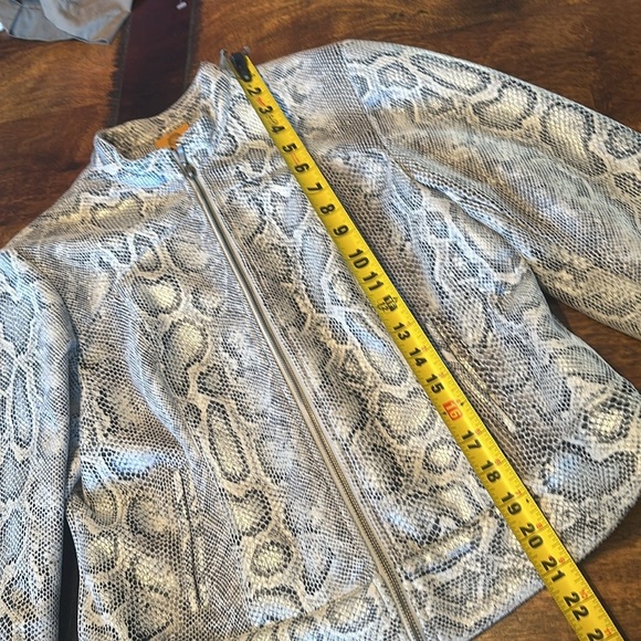 Ruby Road snake skin print jacket. Size 10P. EUC - Picture 6 of 9